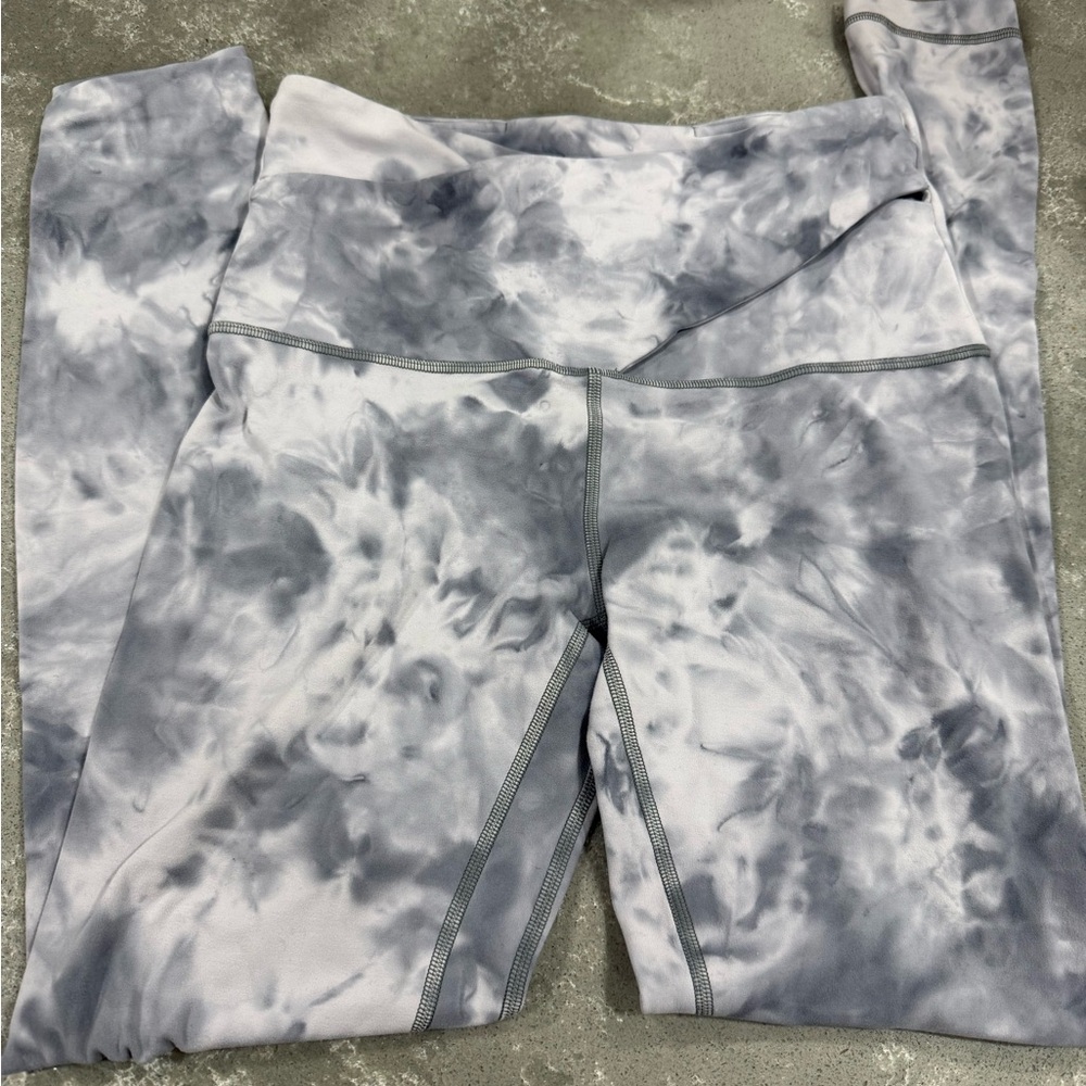 Lululemon legging size 6